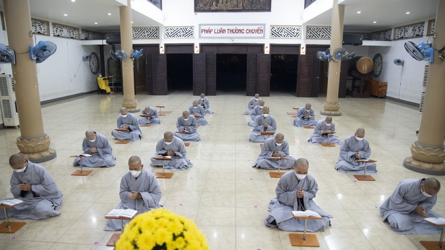 Lễ truyền giới Sa di Phương Trượng